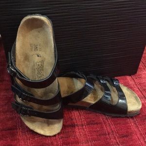 Birki’s model 240 slides, size 37